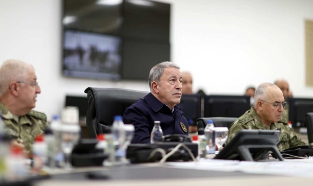Şanlıurfa’ya gelen Bakan Akar hudut birlikleriyle görüştü