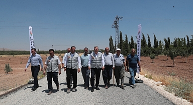 Başkan Beyazgül, kırsalda yürütülen yol yapım çalışmalarını inceledi