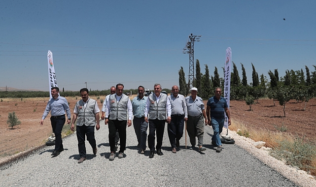 Başkan Beyazgül, kırsalda yürütülen yol yapım çalışmalarını inceledi