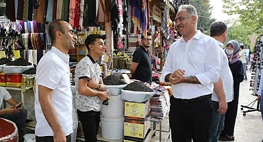 Başkan Kuş esnafı ziyaret etti