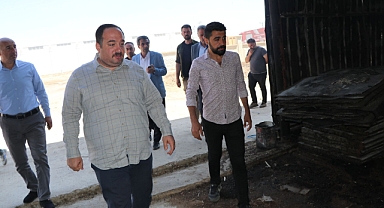 Başkan Salih Ekinci yanan fabrikada incelemede bulundu