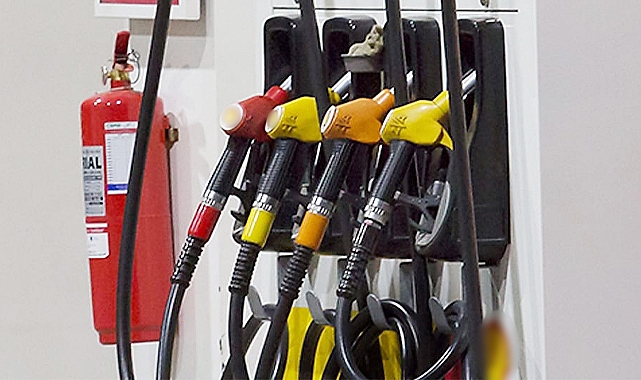 Benzin ve motorine dev zam