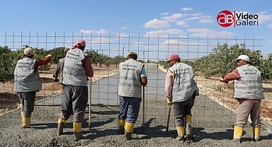 Büyükşehir Belediyesinden Birecik'te beton yol atağı