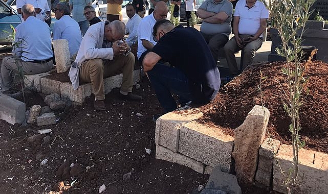 Feci kazada hayatını kaybeden 3 kişi toprağa verildi