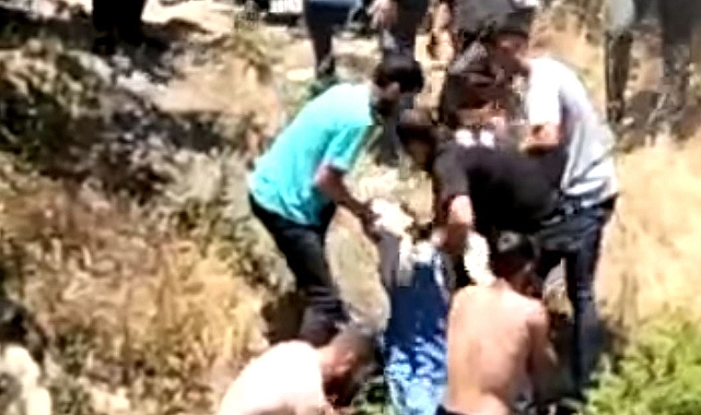 Halfeti'ye gezmek için giden genç kız asma köprüden suya düştü