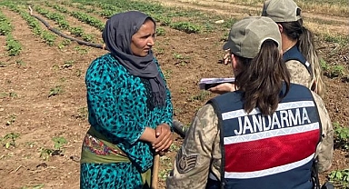 Jandarma ekipleri tarlada `KADES` uygulamasını tanıttı