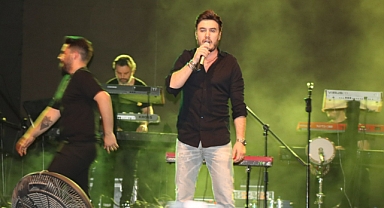 Mustafa Ceceli Şanlıurfa’da konser verdi