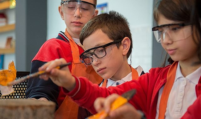 Öğrenciler yaz kurslarında hem eğlenecek hem öğrenecek