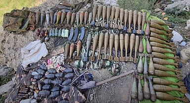 Operasyon devam ediyor! Mağarada cephane ele geçirildi