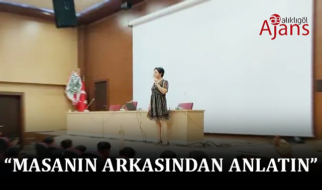 Müftülük personeline sunum yapan avukatın etek boyuna müdahale