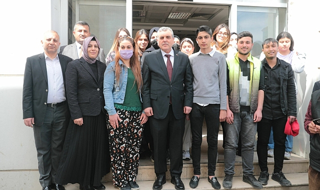 Sınavlara hazırlanan öğrencilerden Başkan Beyazgül’e teşekkür