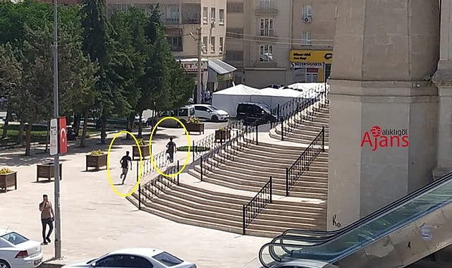 Urfa'da vatandaş mağazadan hırsızlık yapan gençleri kovaladı