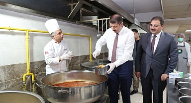 Vali Ayhan'dan Başkan Canpolat'a hizmet teşekkürü 