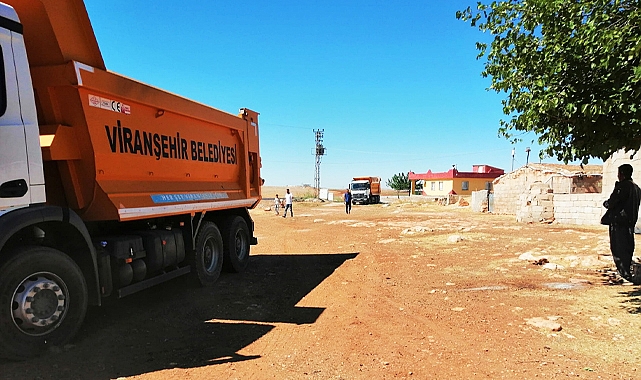 Viranşehir’in kırsal mahallelerinde stabilize yol çalışması