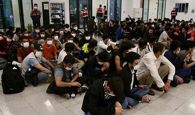 Yılbaşından bu yana 34 bin göçmen ülkesine gönderildi