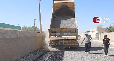 Akçakale kırsalında asfalt çalışmaları devam ediyor