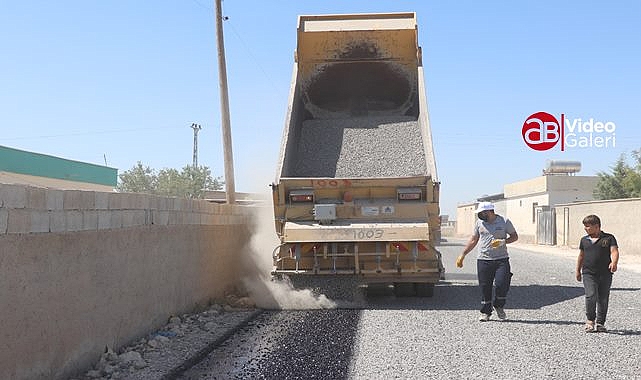 Akçakale kırsalında asfalt çalışmaları devam ediyor