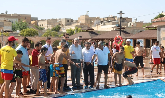 Başkan Beyazgül: Havuzlarımızdan günde 10 bin genç faydalanıyor