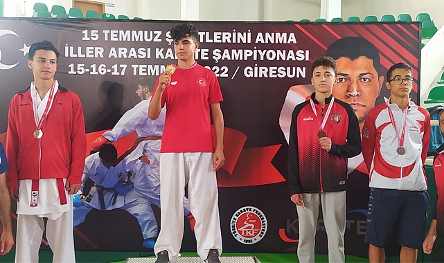 Eyyübiyeli sporcular Şanlıurfa’ya madalyalarla döndü