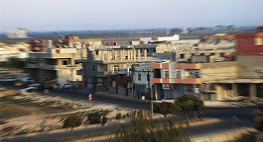 Sınırı aşan mermiler Urfa'da iki kişiye isabet etti