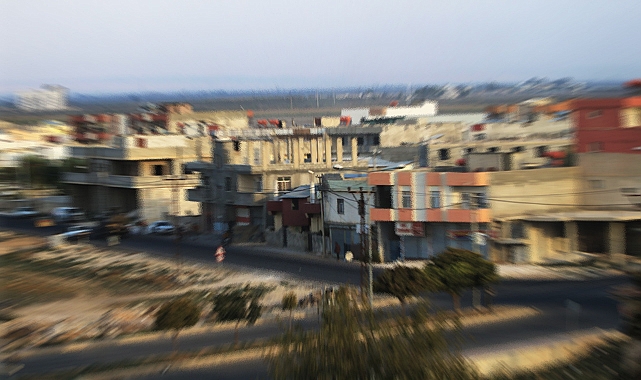 Sınırı aşan mermiler Urfa'da iki kişiye isabet etti