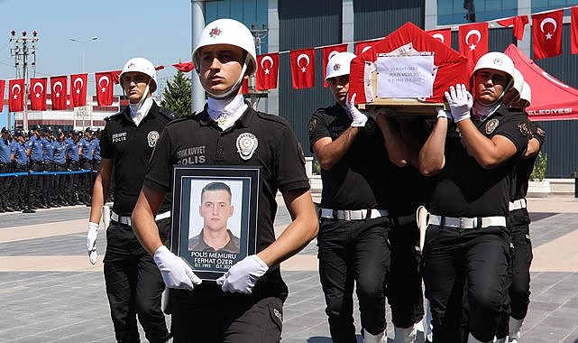 Urfa'daki kazada hayatını kaybeden polis toprağa verildi