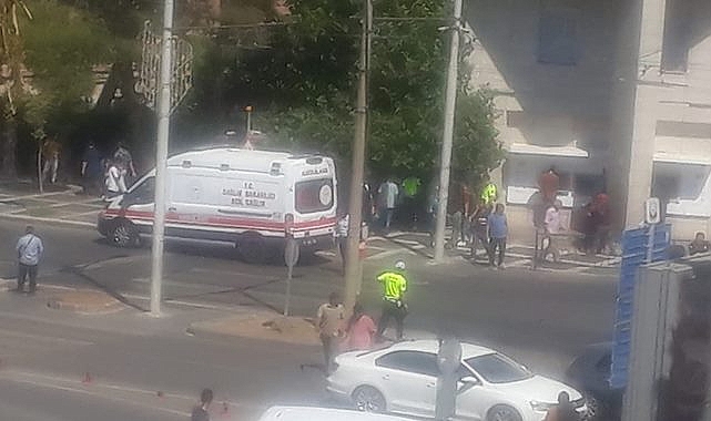 Atatürk Bulvarında yayaya araç çarptı