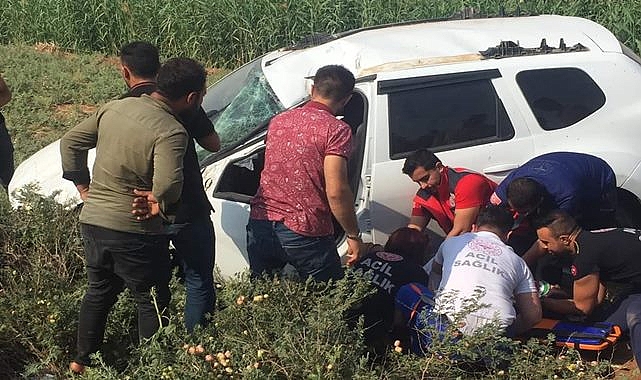 Urfa'da kontrolden çıkan araç tarlaya uçtu