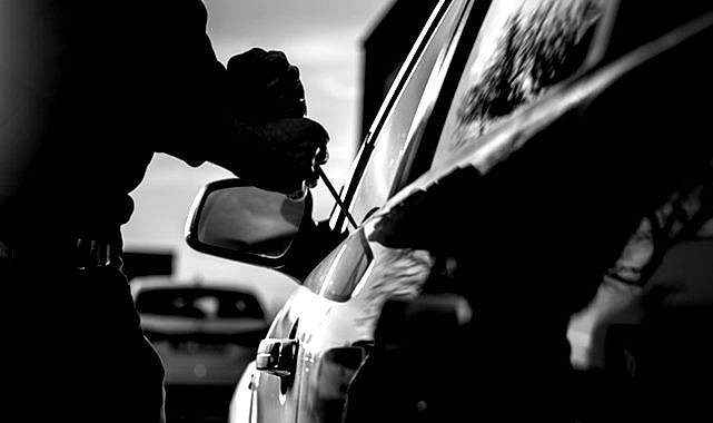 Kızıltepe'de çaldıkları aracı Viranşehir'de sattılar