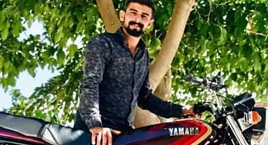 Otomobilin çarptığı motosikletin sürücüsü hayatını kaybetti