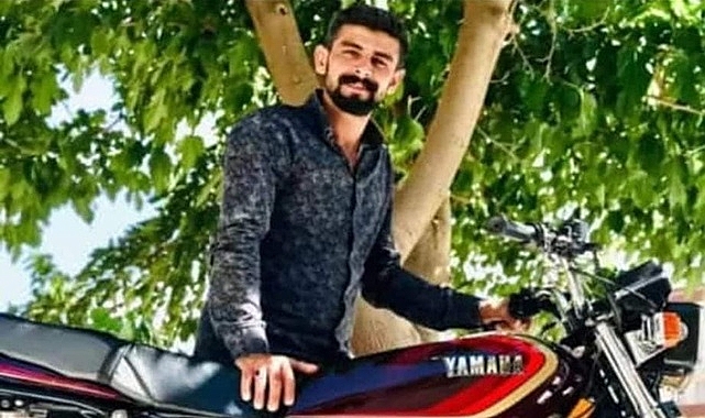 Otomobilin çarptığı motosikletin sürücüsü hayatını kaybetti