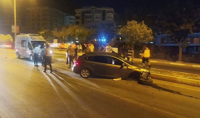 Şanlıurfa'da kontrolden çıkan araç refüje çarptı