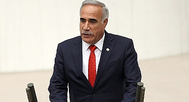 Aydınlık, PTT kuyruklarını meclise taşıdı