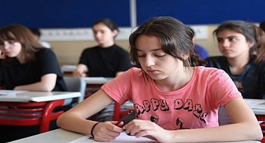 Binlerce öğrenci burs almaya hak kazandı