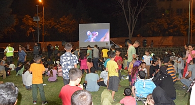 Çocuklar, Viranşehir Belediyesi’nin etkinlikleriyle eğleniyor