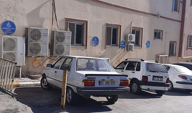 Engelli araç park alanı işgal edildi