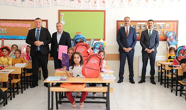 Eyyübiye'de öğrencilere kırtasiye desteği