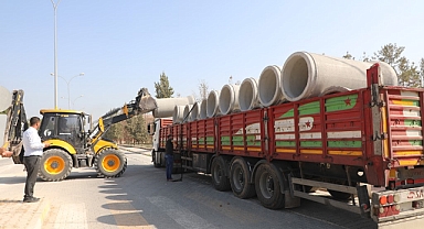 Harran'da yağmur suyu hattı döşeme çalışmaları devam ediyor