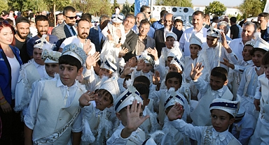 Hilvan'da 137 çocuk sünnet şöleninde sünnet oldu