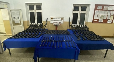 Sınırda, ilaç, silah ve namlu ele geçirildi