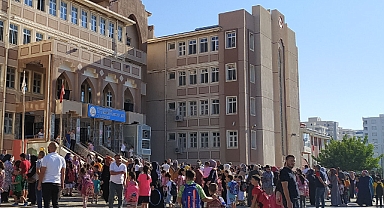 Urfa'da ilk ders zili çaldı 