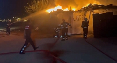 Urfa'da oto lastikçisinde yangın!