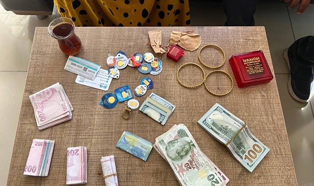 Urfa'da para dolu çantayı tuvalette unuttu