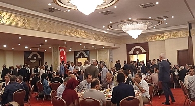 Bakan Kirişçi'nin Urfa programına gelenler ayakta kaldı