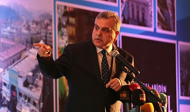 Başkan Beyazgül lansman toplantısında konuşuyor