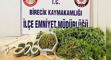 Baskın yapılan evde yüklü miktarda uyuşturucu ele geçirildi
