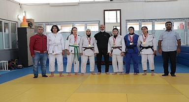 Büyükşehir’de şampiyon sporcular yetişiyor