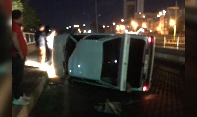 Kontrolden çıkan otomobil devrildi
