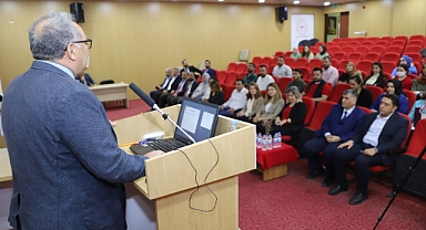 Sağlık çalışanlarına yenidoğan canlandırma eğitimi verildi