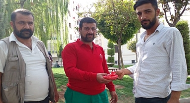 Temizlik personelinden örnek davranış